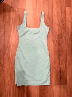 Good American Mint Green Scoop Neck Midi Bodycon Dress